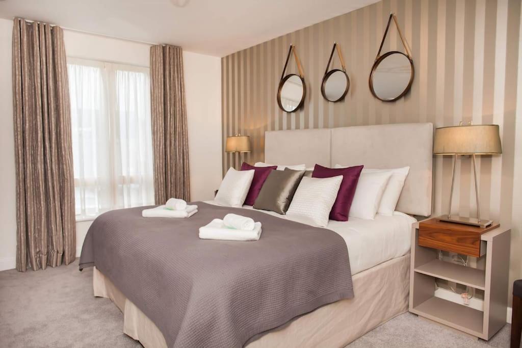 Stylish And Central Two Bedroom & Two Bathroom Apartment With Free Parking Exterior photo